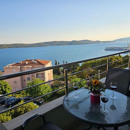 Apartmani Dodo Трогир Екстериор снимка