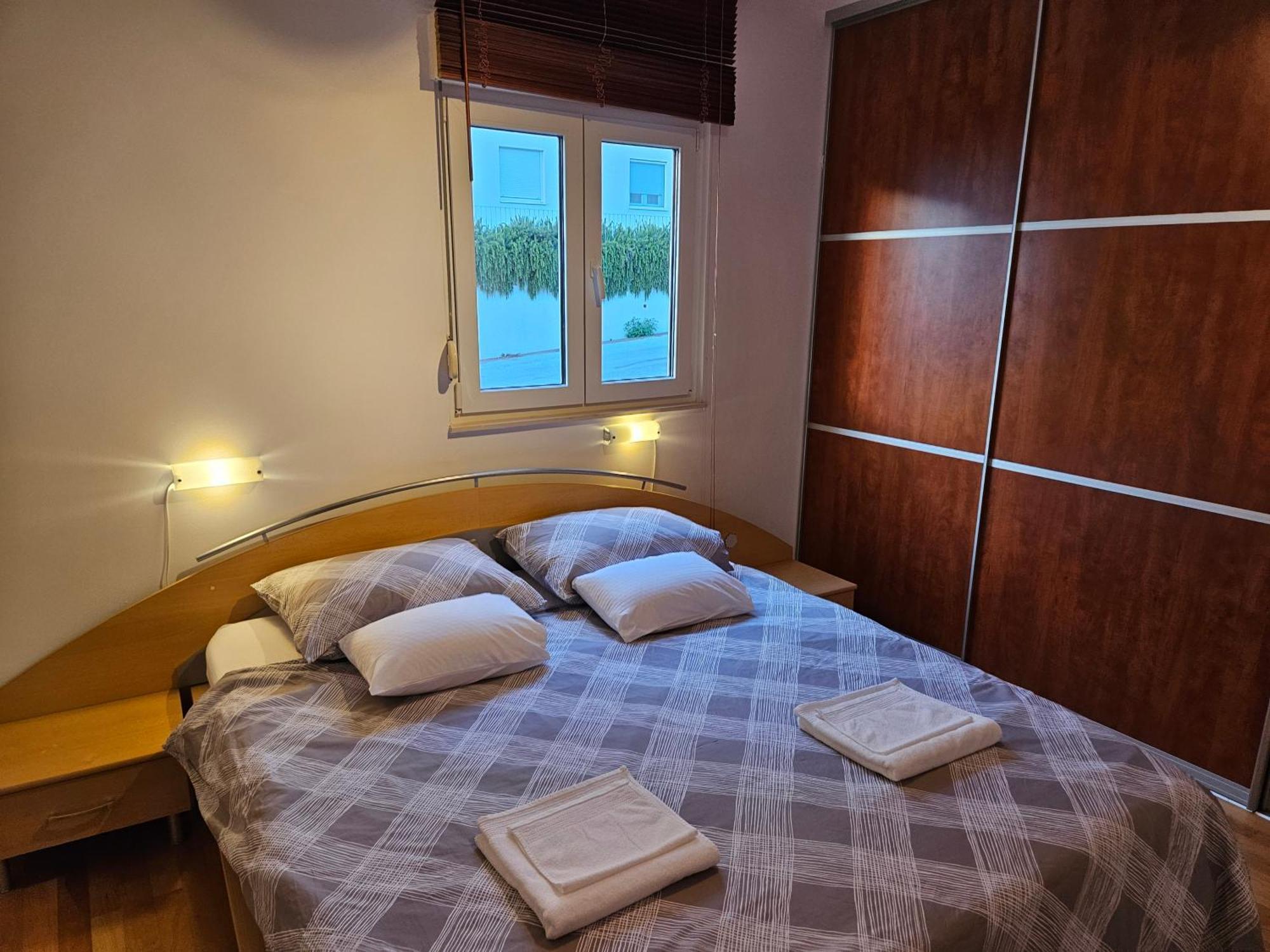 Apartmani Dodo Трогир Екстериор снимка