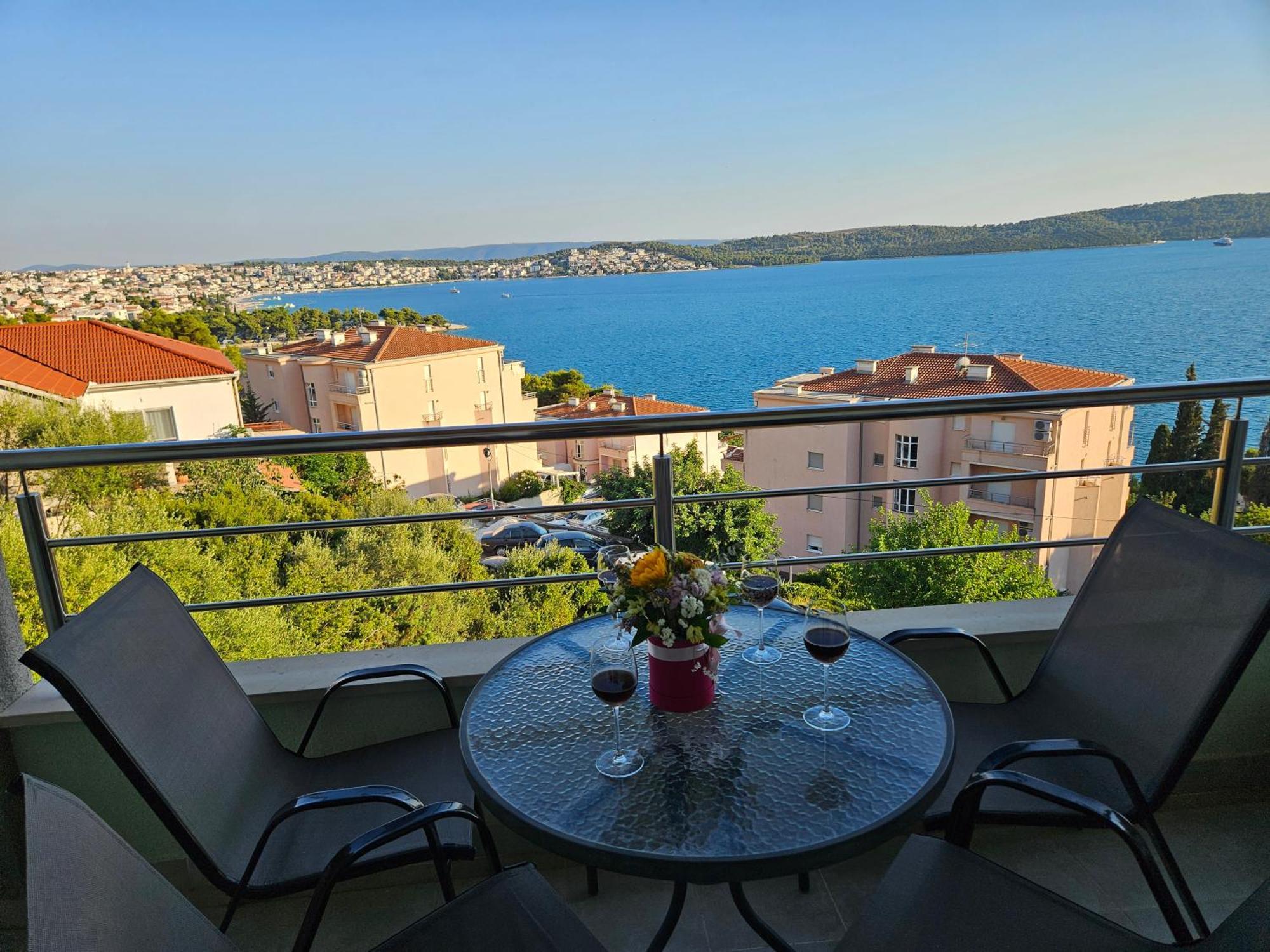 Apartmani Dodo Трогир Екстериор снимка
