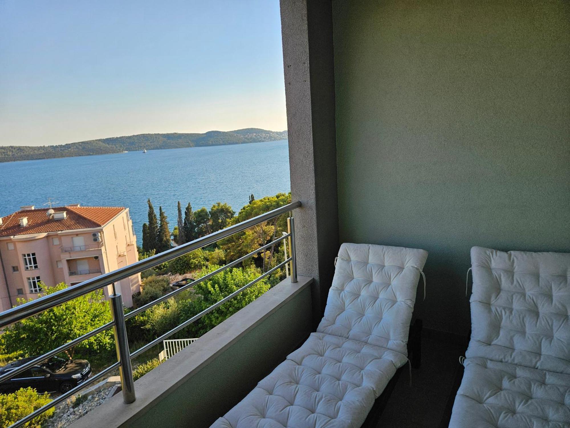 Apartmani Dodo Трогир Екстериор снимка